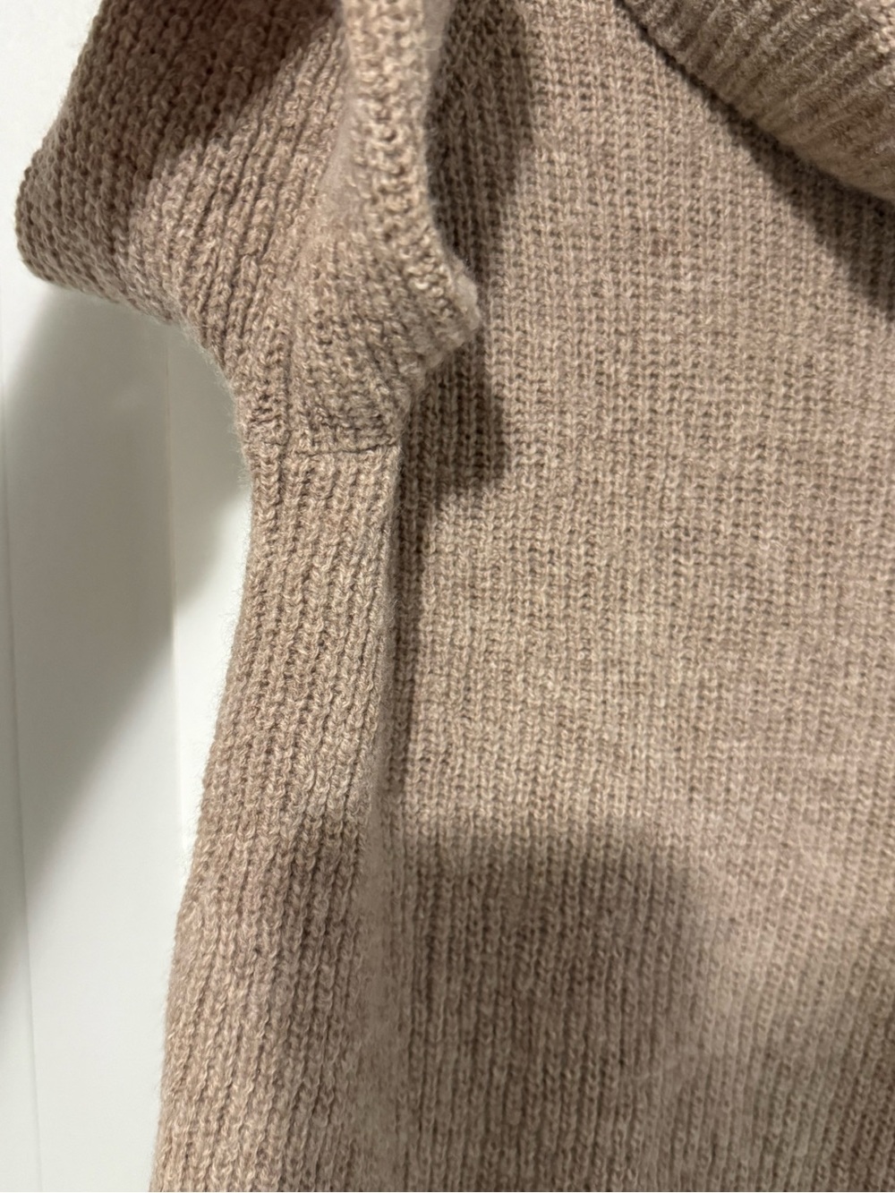 179. Tahari Neutral Taupe Slouchy Cowl Neck Sweater Small Cabin Quiet Luxury - Picture 5 of 9